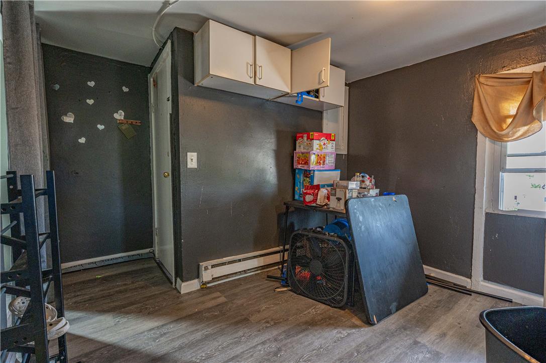875 Jerome Street Property Photo 4