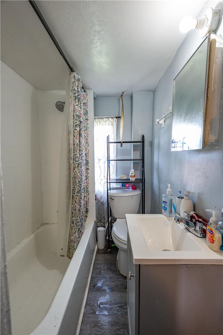 875 Jerome Street Property Photo 10