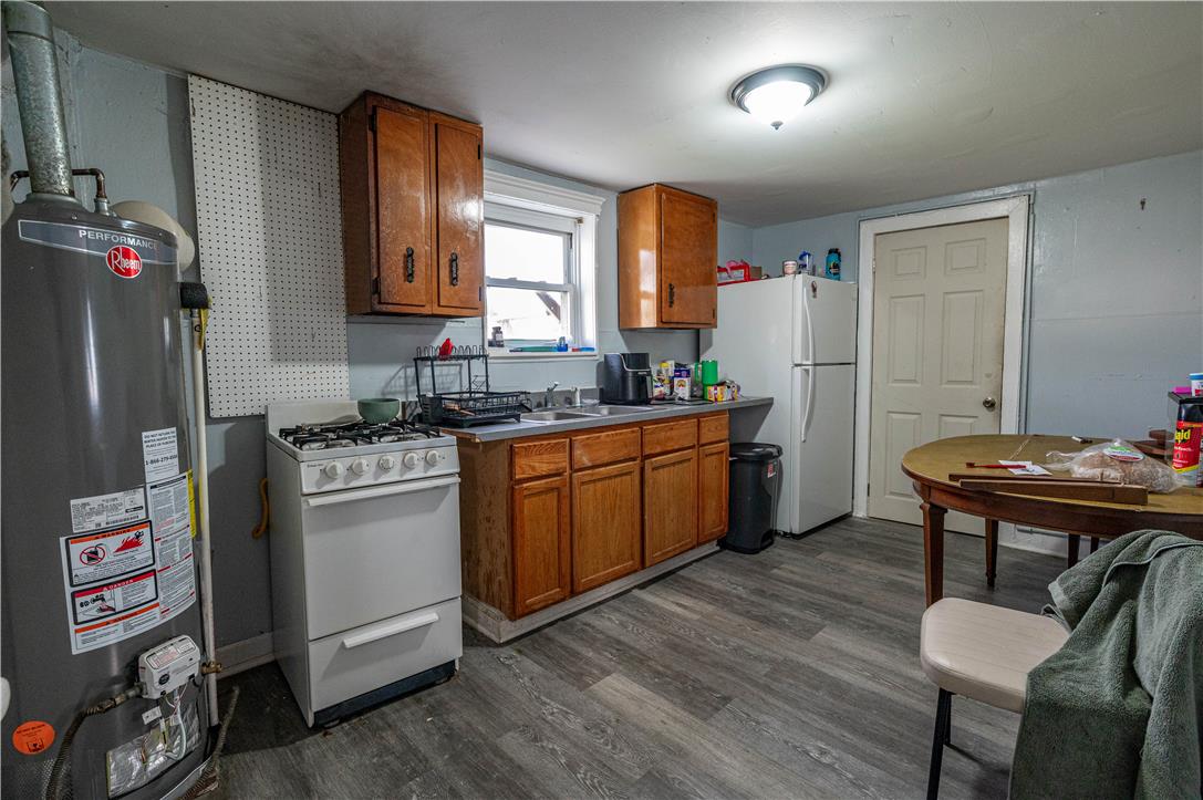875 Jerome Street Property Photo 17