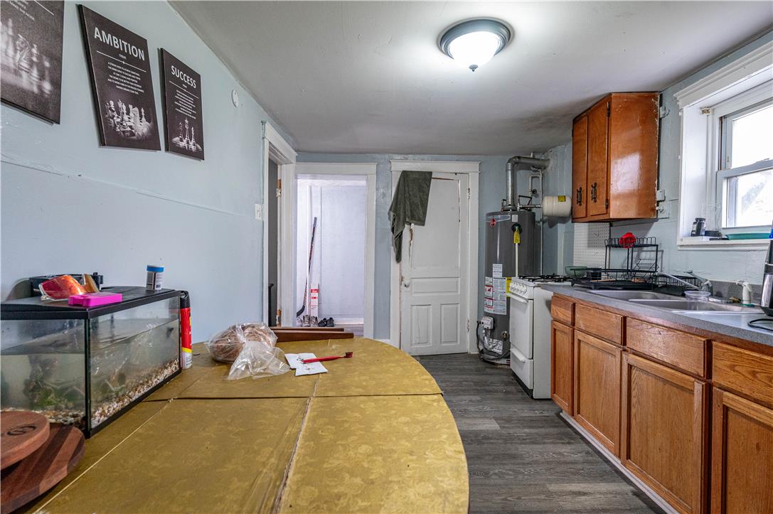875 Jerome Street Property Photo 19