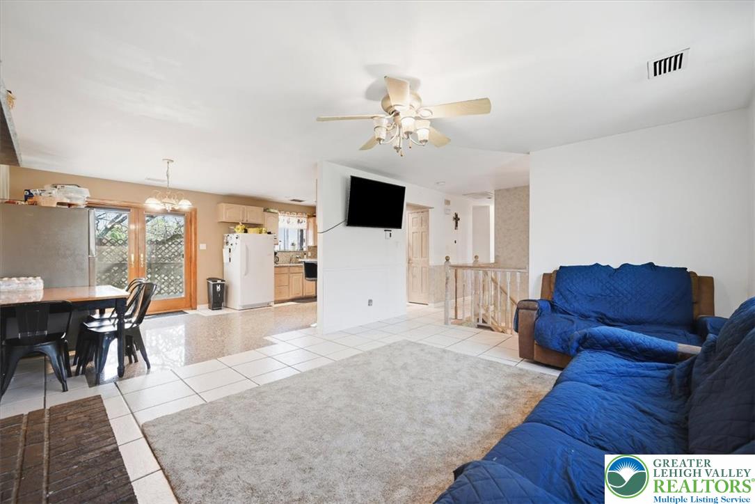 1112 Scott Street Property Photo 12