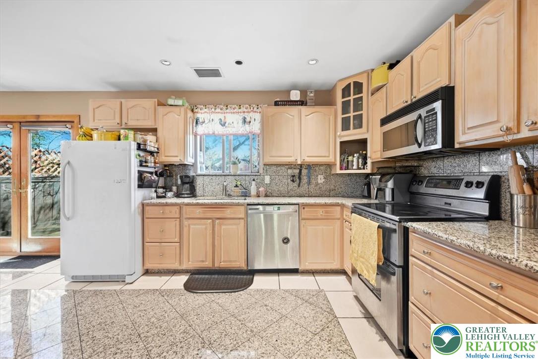 1112 Scott Street Property Photo 18