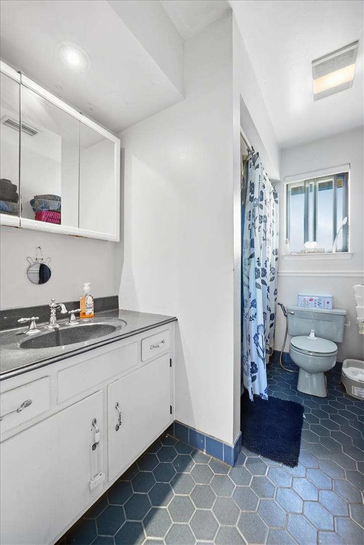 1112 Scott Street Property Photo 44