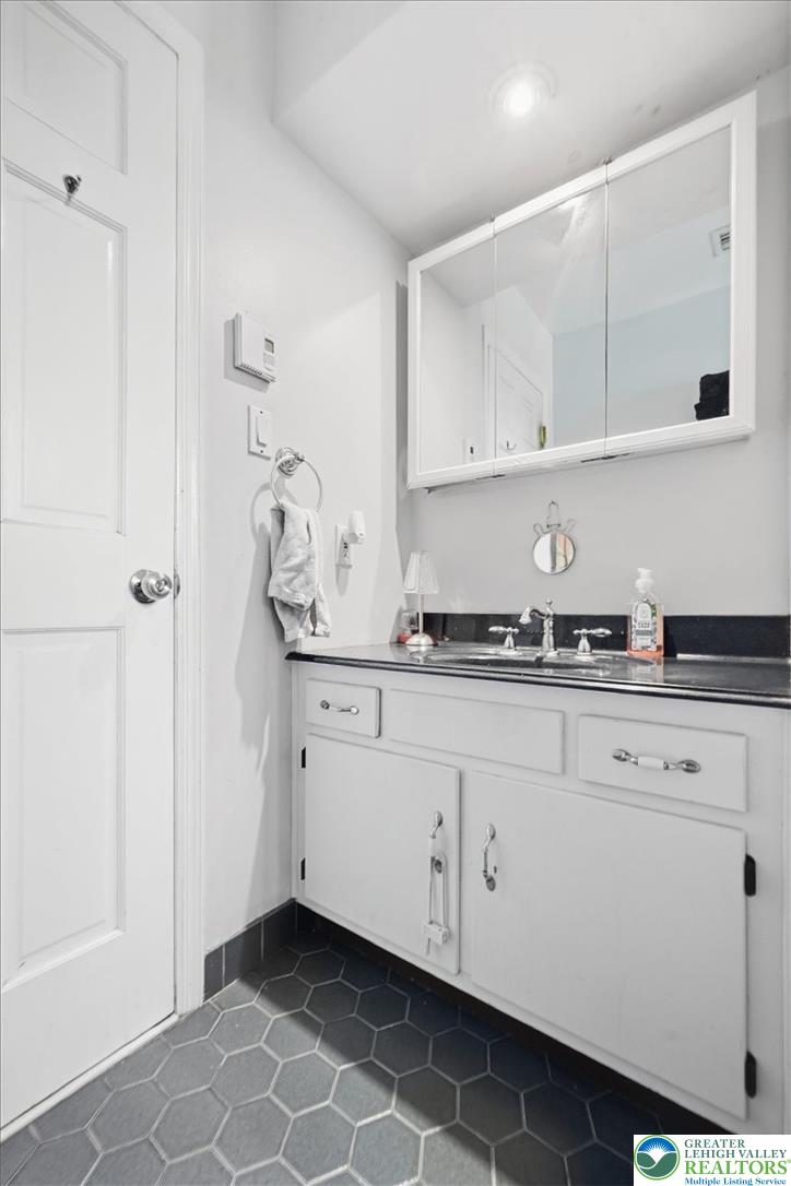 1112 Scott Street Property Photo 45