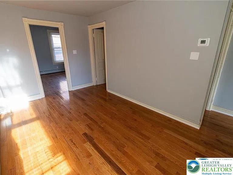 948 Maple Street Property Photo 5
