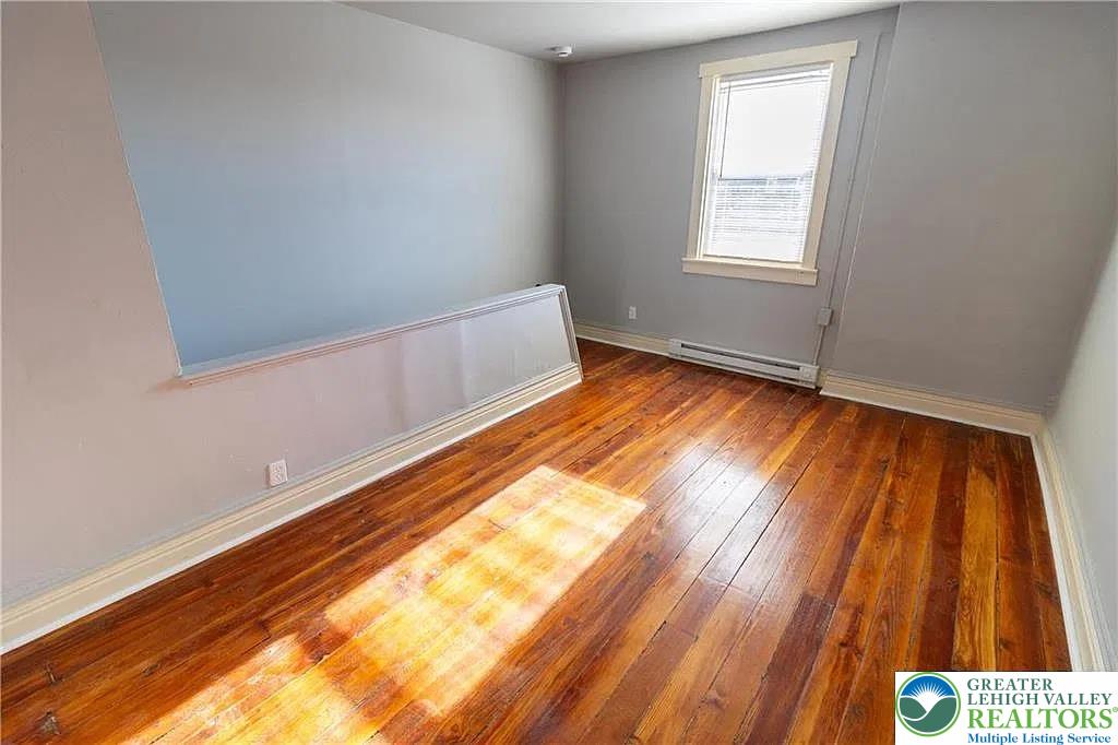 948 Maple Street Property Photo 8