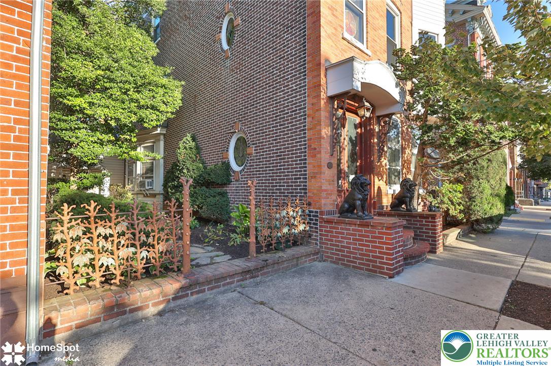 225 North 8th Street Property Photo 3