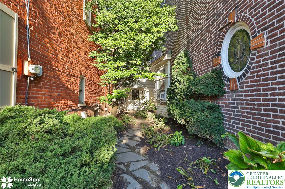 225 North 8th Street Property Photo 4