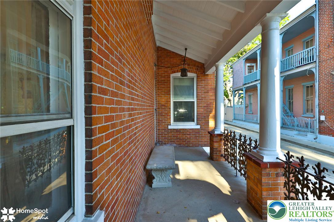 225 North 8th Street Property Photo 5