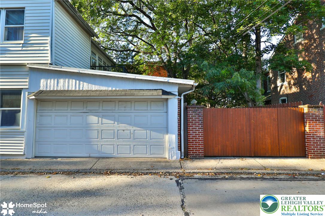 225 North 8th Street Property Photo 9