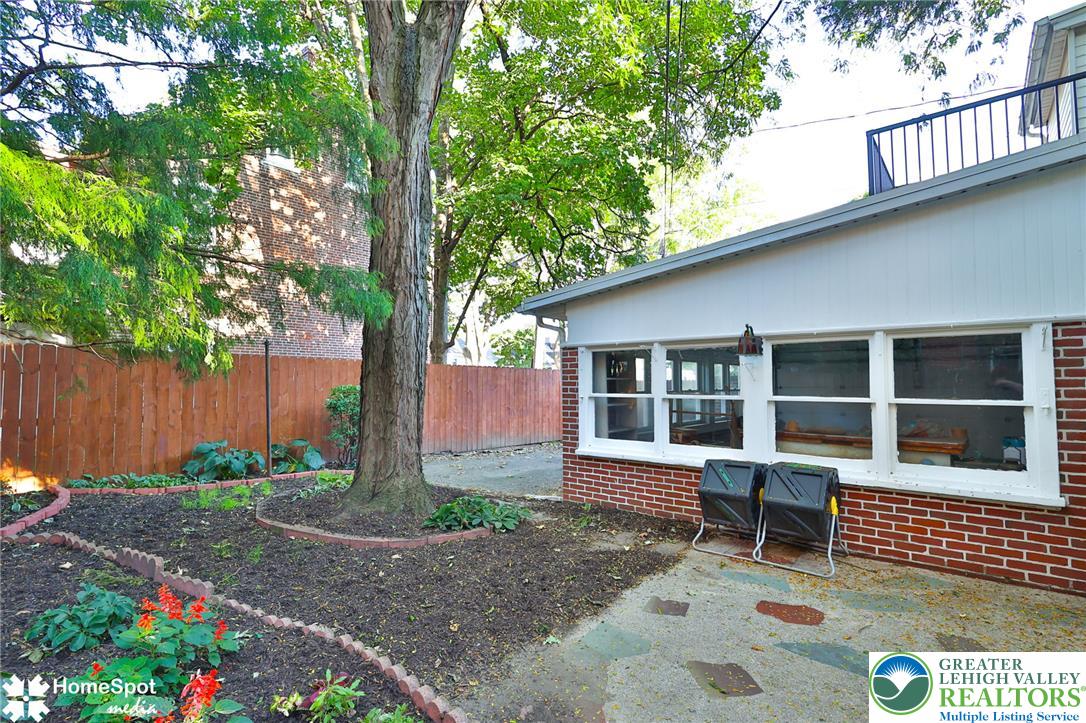 225 North 8th Street Property Photo 11