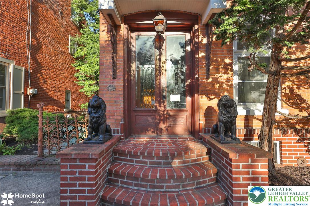 225 North 8th Street Property Photo 16