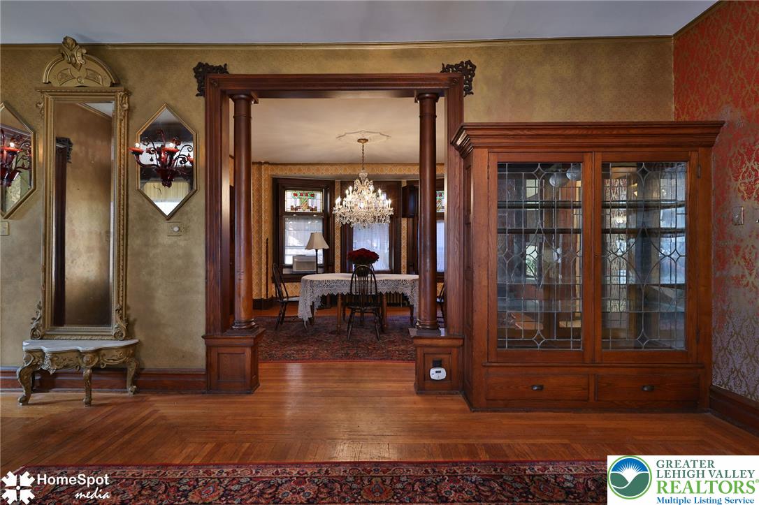 225 North 8th Street Property Photo 32