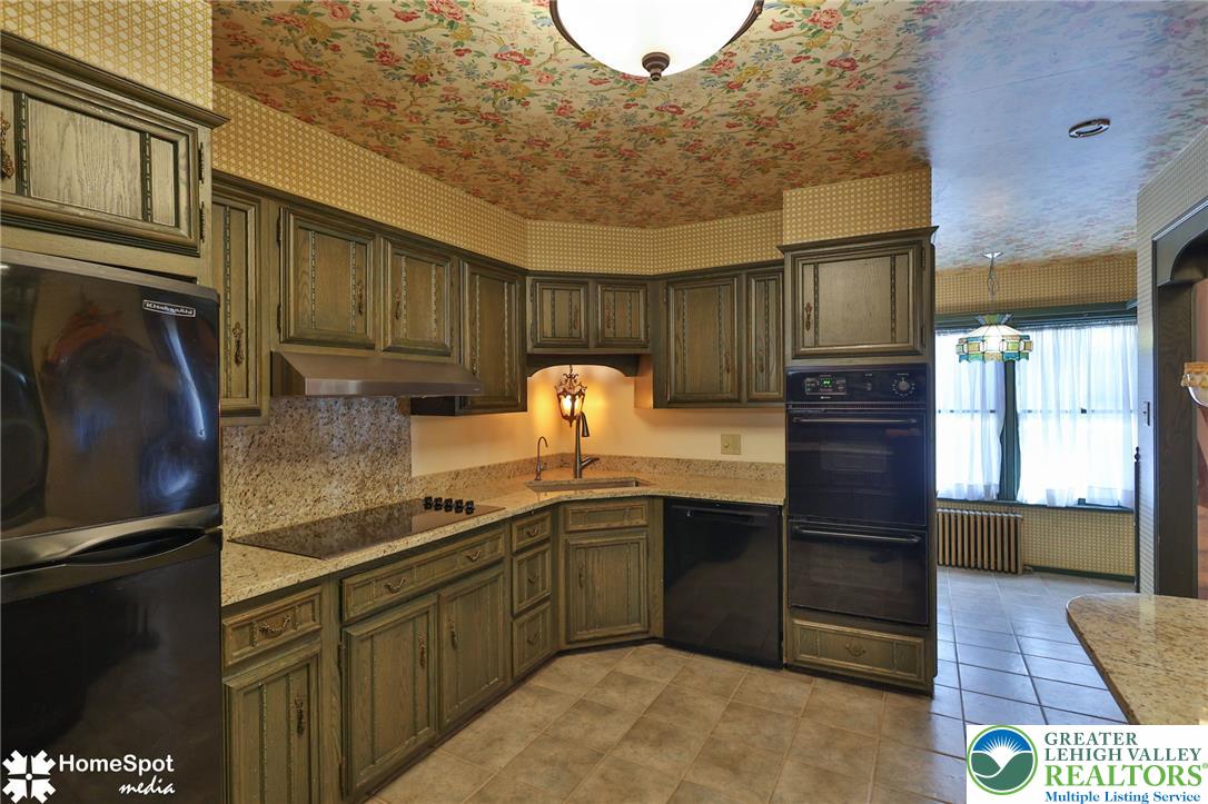 225 North 8th Street Property Photo 42