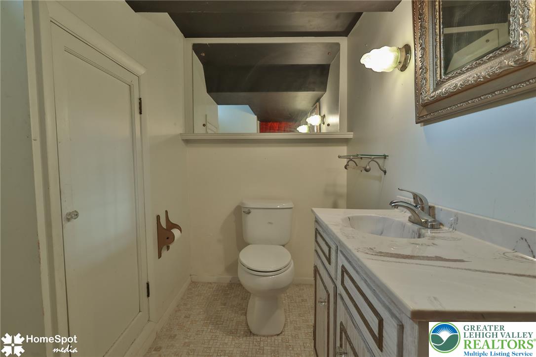 225 North 8th Street Property Photo 99