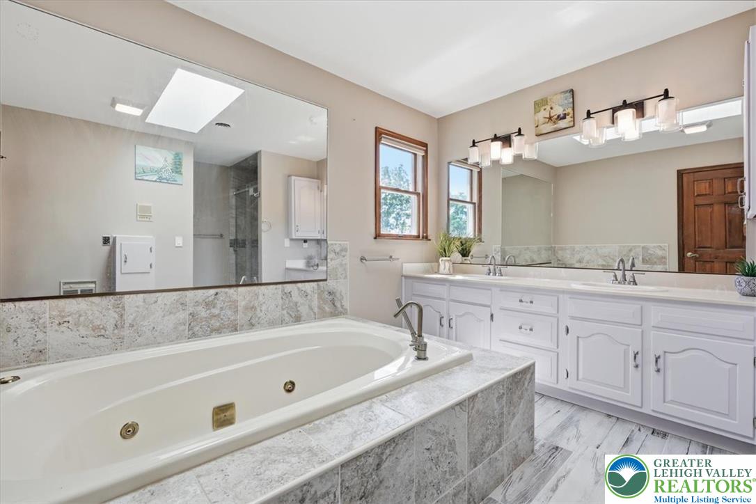 2101 Schroettner Circle Property Photo 7