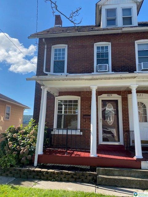 819 Spring Property Photo 1