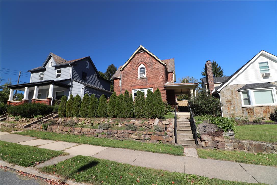 211 Lafayette Avenue Property Photo 1