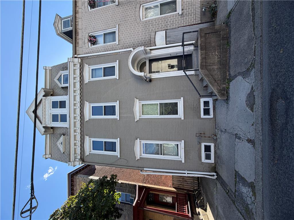 944 West Liberty Street 3 Property Photo 2