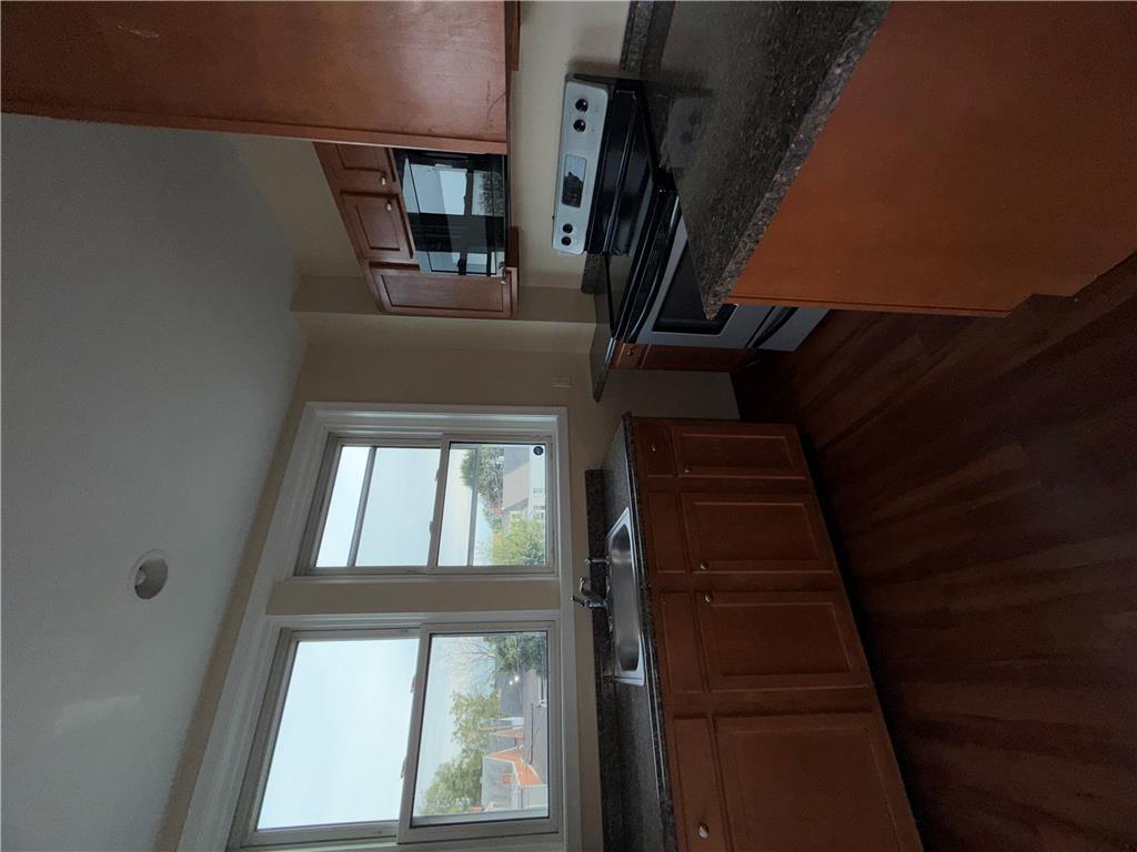 944 West Liberty Street 3 Property Photo 4