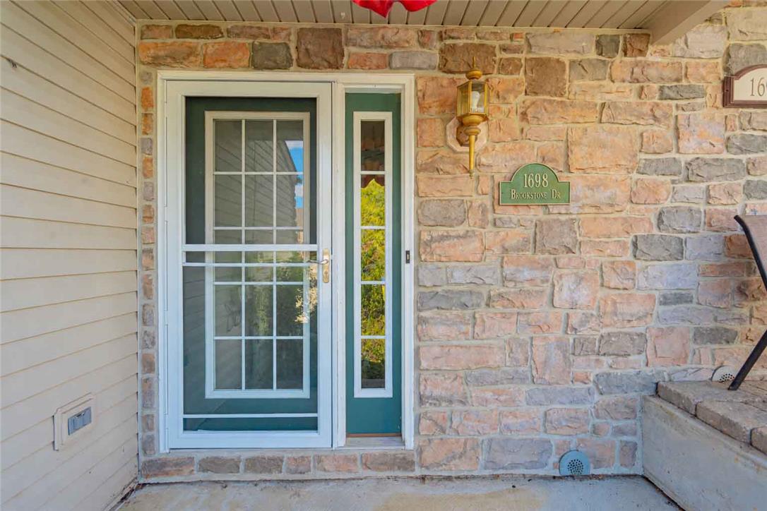 1698 Brookstone Drive Property Photo 3
