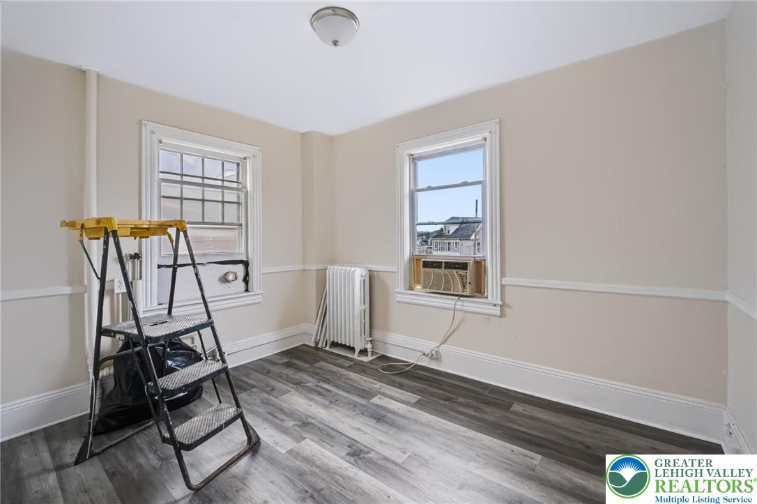 1110 Bushkill Street Property Photo 8