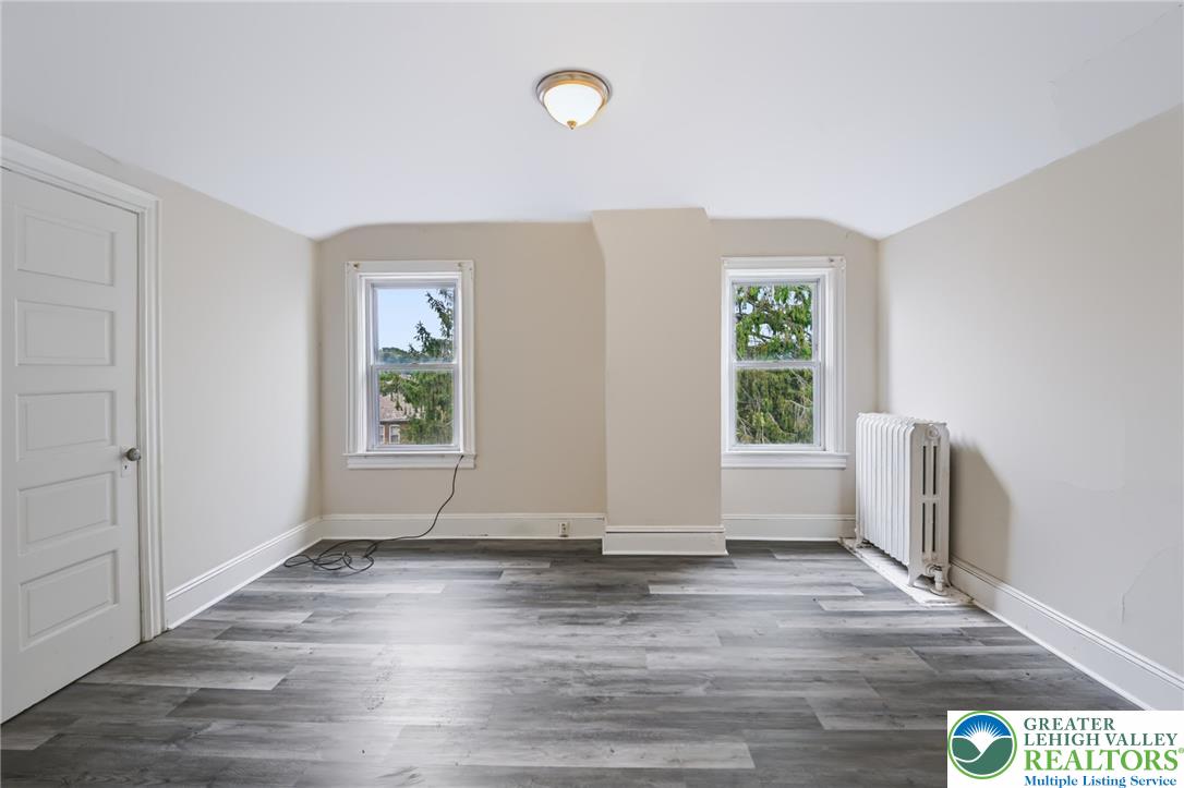 1110 Bushkill Street Property Photo 11