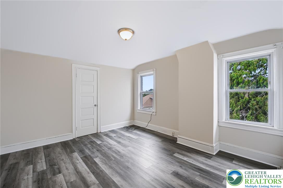 1110 Bushkill Street Property Photo 12