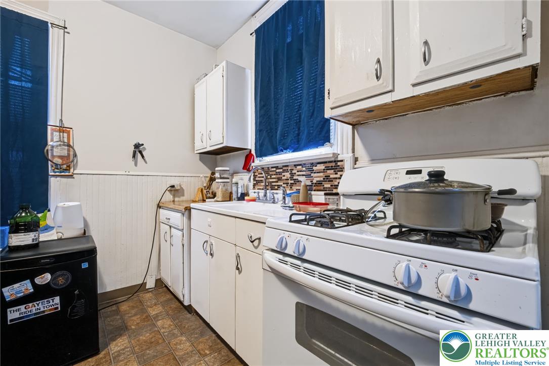 1110 Bushkill Street Property Photo 24
