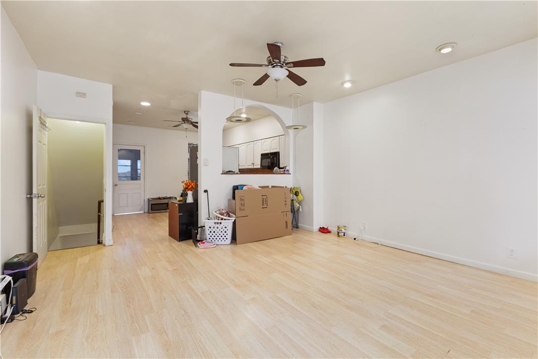 946 Jackson Street Property Photo 5