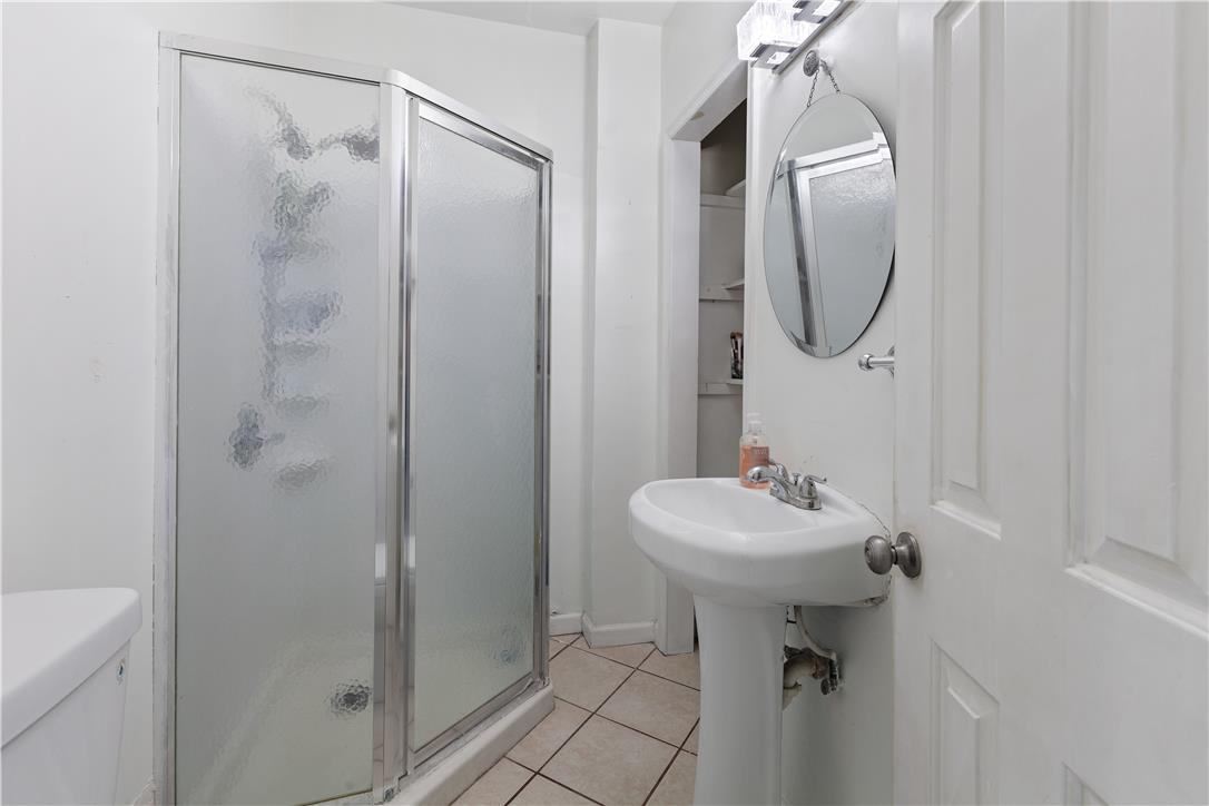 946 Jackson Street Property Photo 14