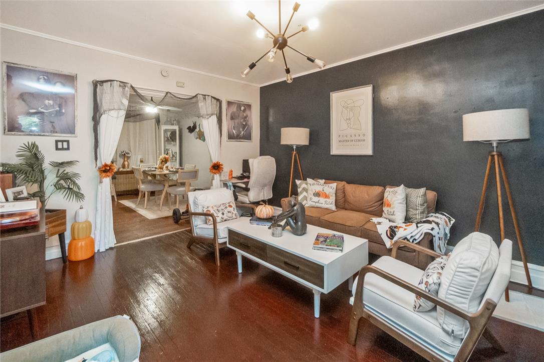 1016 Spring Garden Street Property Photo 3