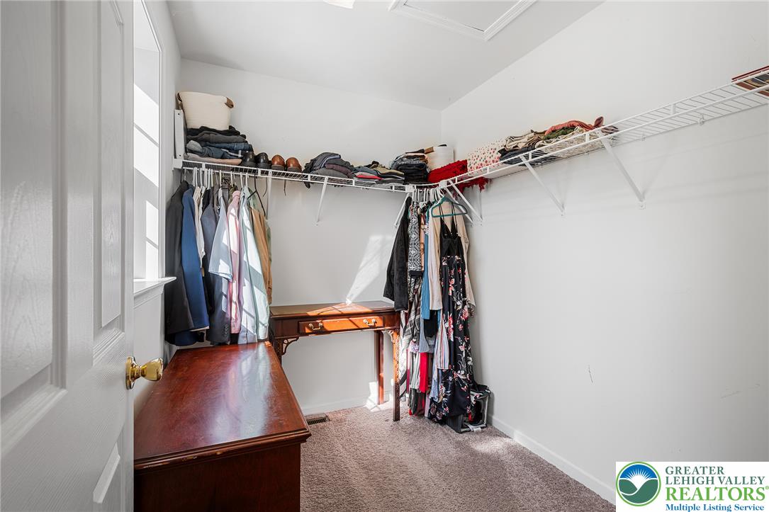 1537 Crest Park Court Property Photo 17