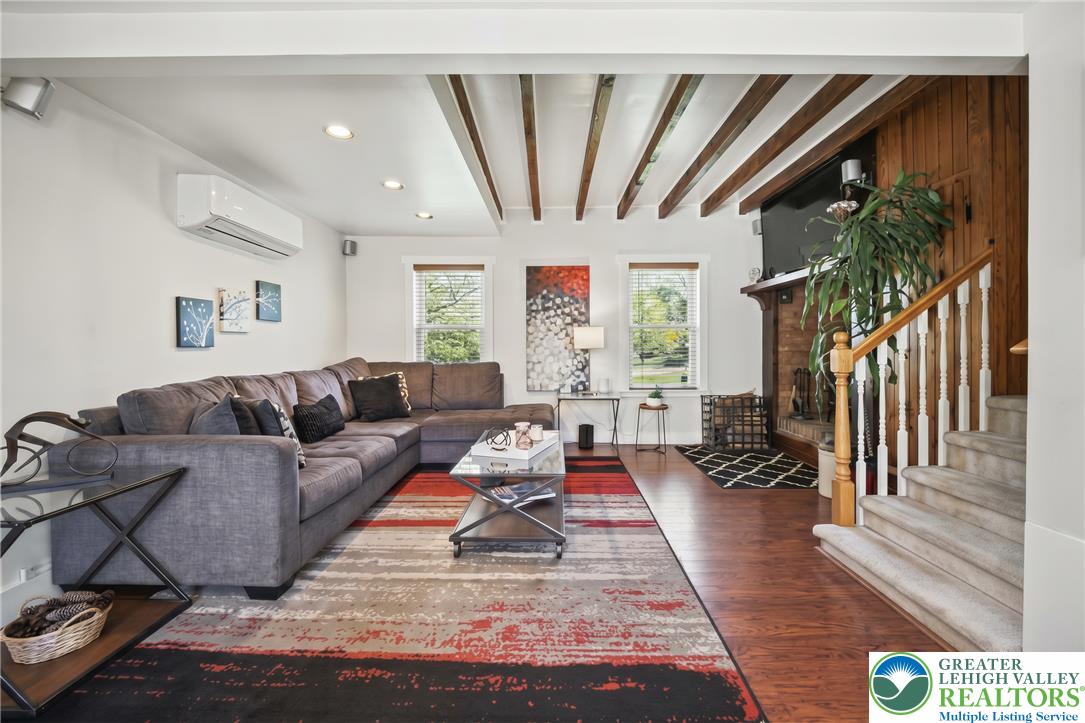 1440 Spring Valley Road Property Photo 7