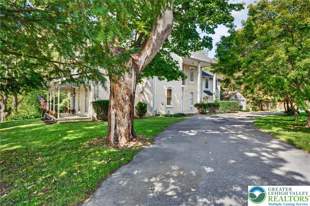 319 27th Street Property Photo 2