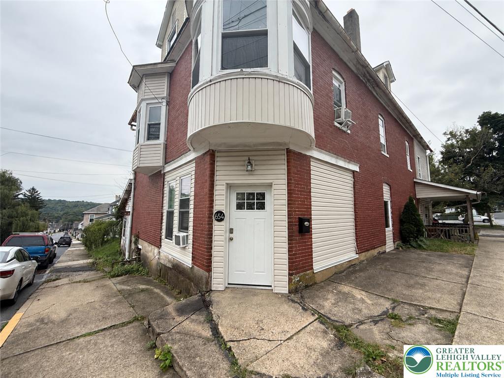 654 Pennsylvania Avenue Property Photo 1