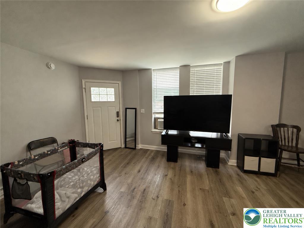 654 Pennsylvania Avenue Property Photo 3