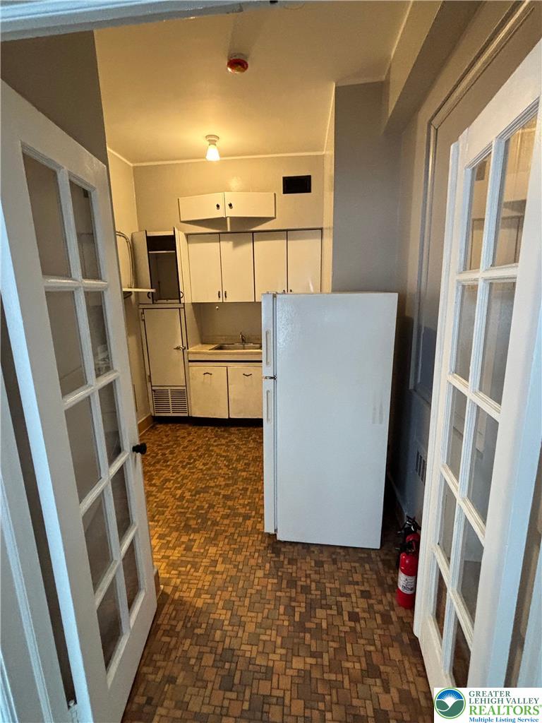 809 West Linden Street 1 Property Photo 7