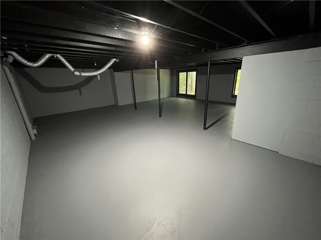 68 Recreation Drive Property Photo 6