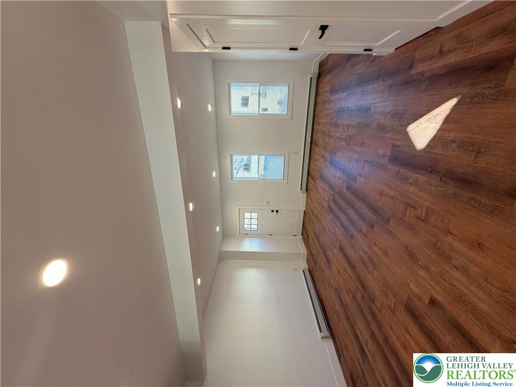 509 Centre Street Property Photo 3