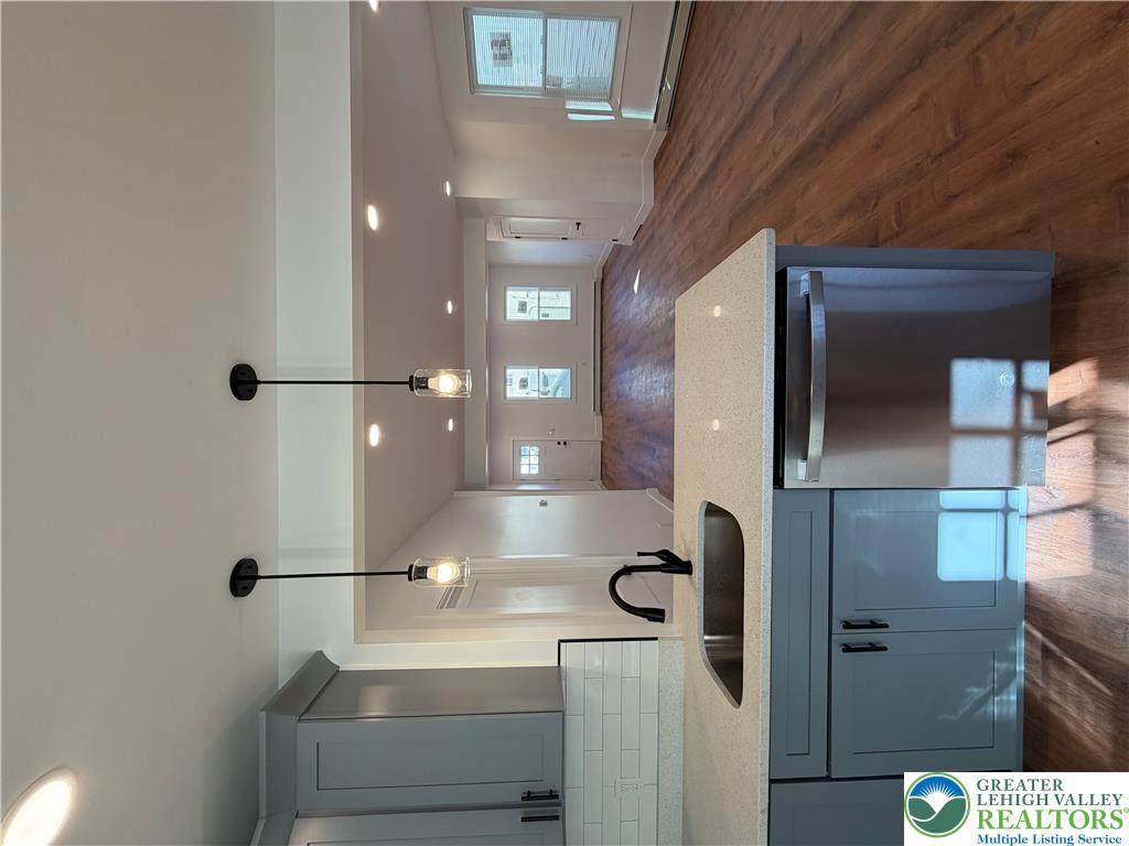 509 Centre Street Property Photo 6