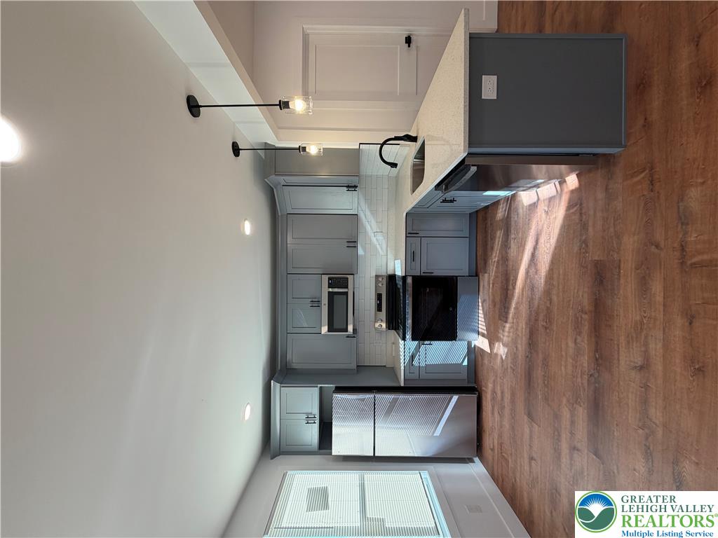 509 Centre Street Property Photo 8