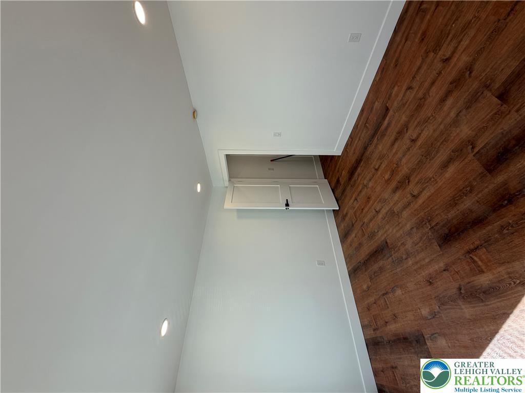 509 Centre Street Property Photo 17