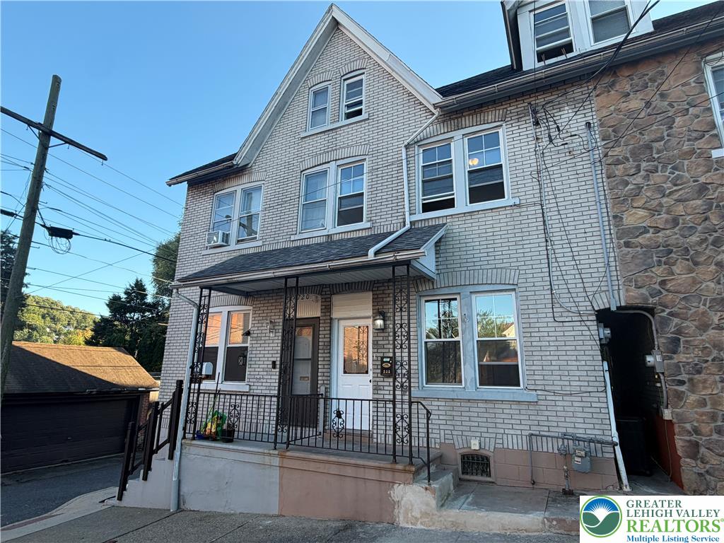 722 North Clewell Street Property Photo 3