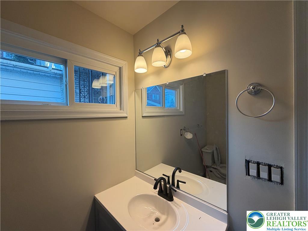 722 North Clewell Street Property Photo 6