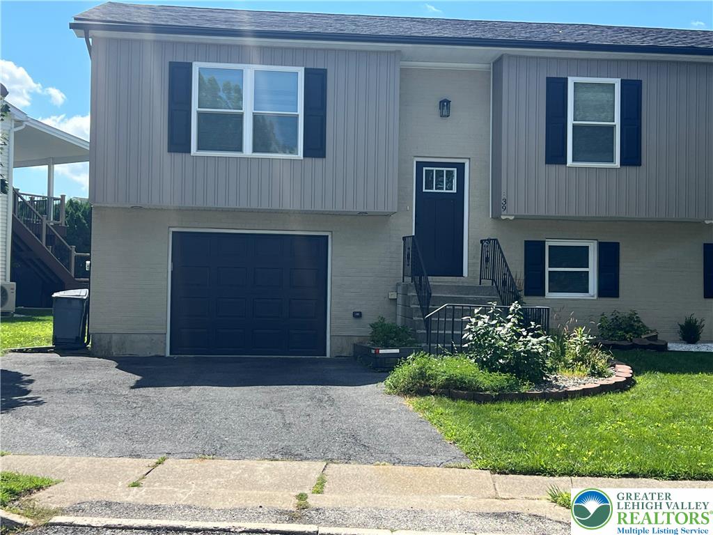839 Catherine Drive Property Photo 1