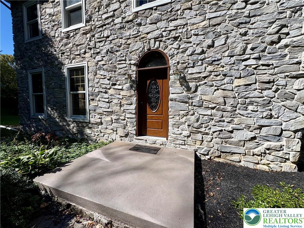 5008 Chestnut Hill Road Property Photo 5