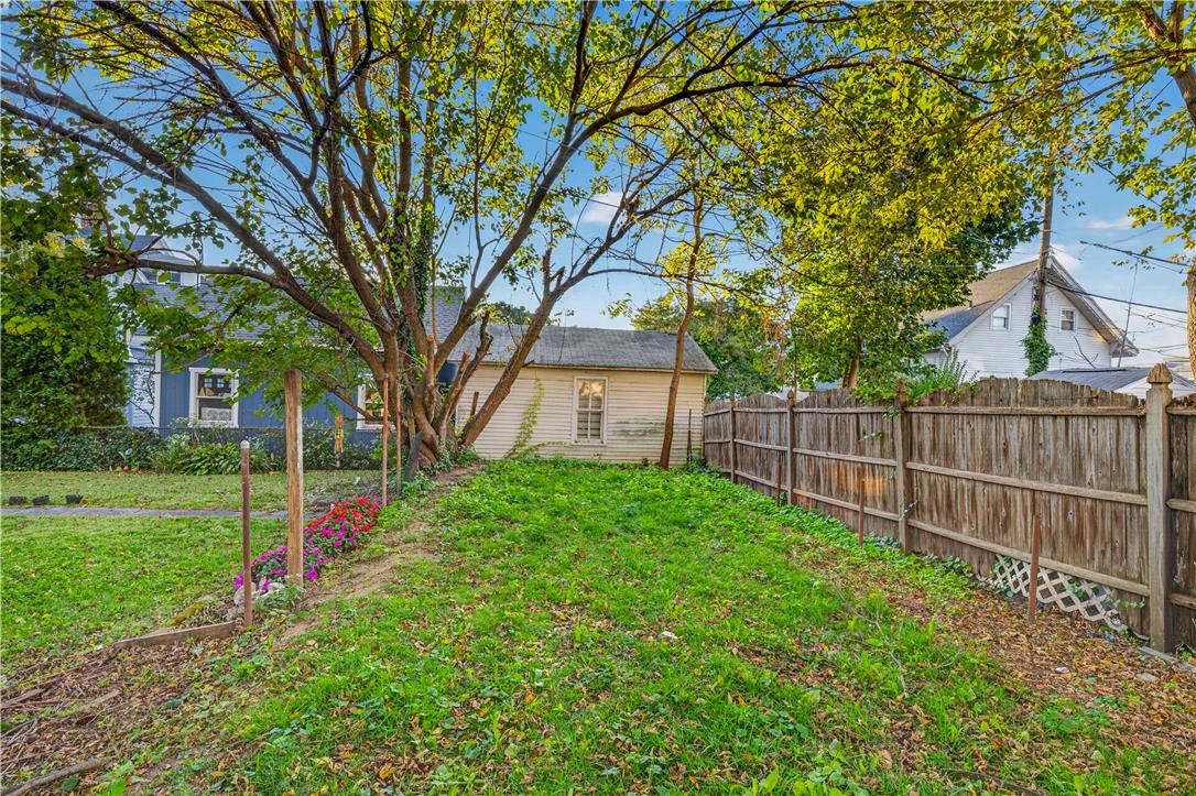 911 High Street Property Photo 41