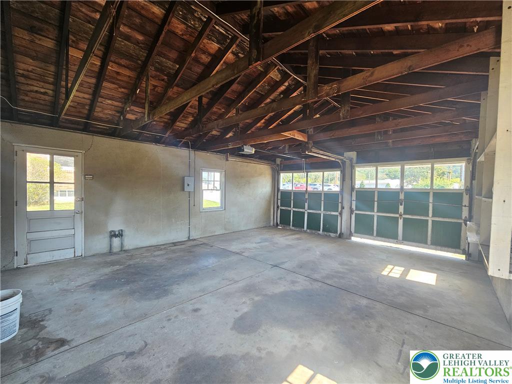332 State Avenue Garage Property Photo 4