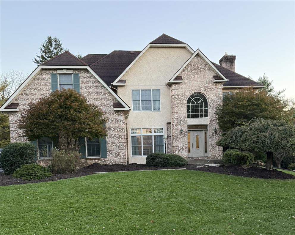 5250 Pineview Drive Property Photo 1
